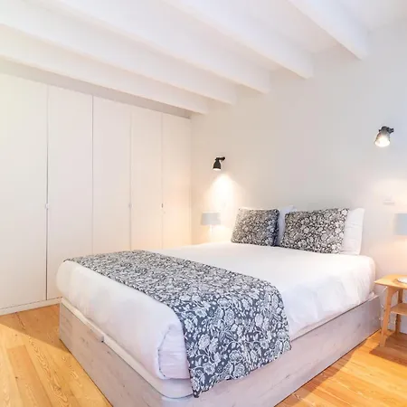 Unique Beachside Triplex By Lovelystay Matosinhos (Porto)