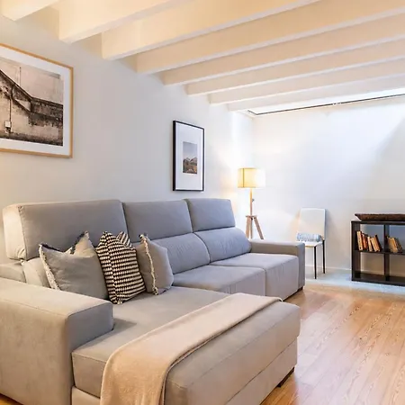 Unique Beachside Triplex By Lovelystay *