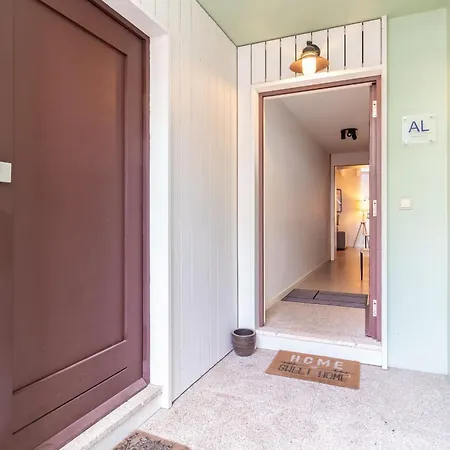 Unique Beachside Triplex By Lovelystay Matosinhos (Porto)